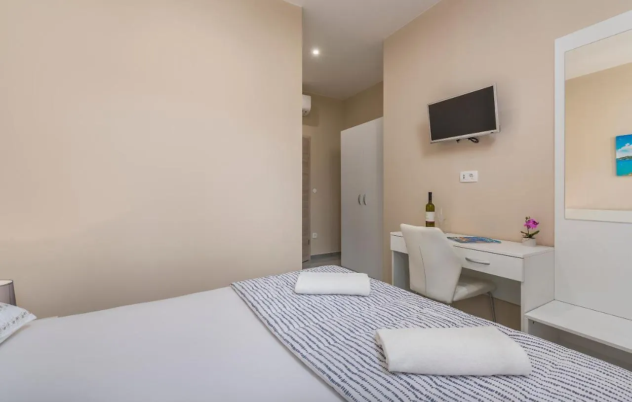 Roberto Rooms Poreč Nocleg ze śniadaniem